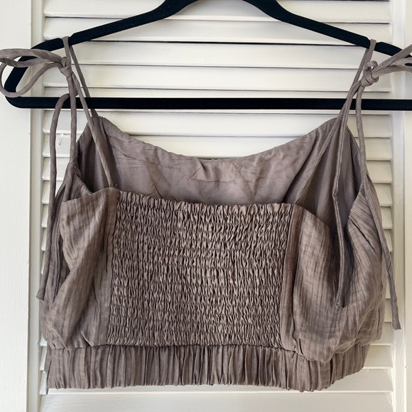 ASTR Terra Bella Square Neck Tie Strap Crop Top in mushroom | Gray | Large - Picture 4 of 11